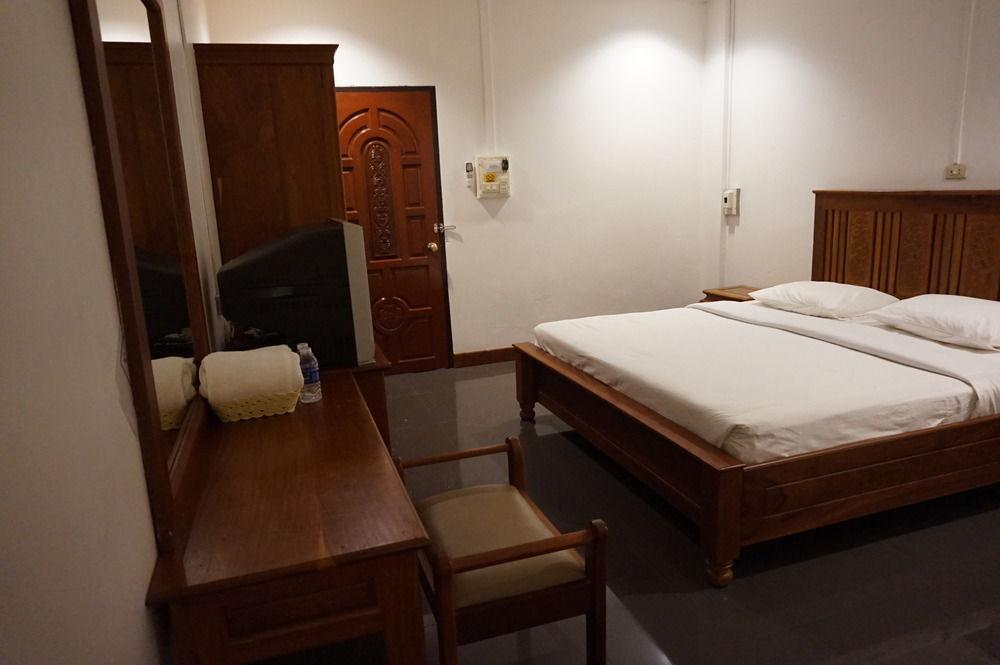 Alisa Guesthouse Паксе Екстериор снимка