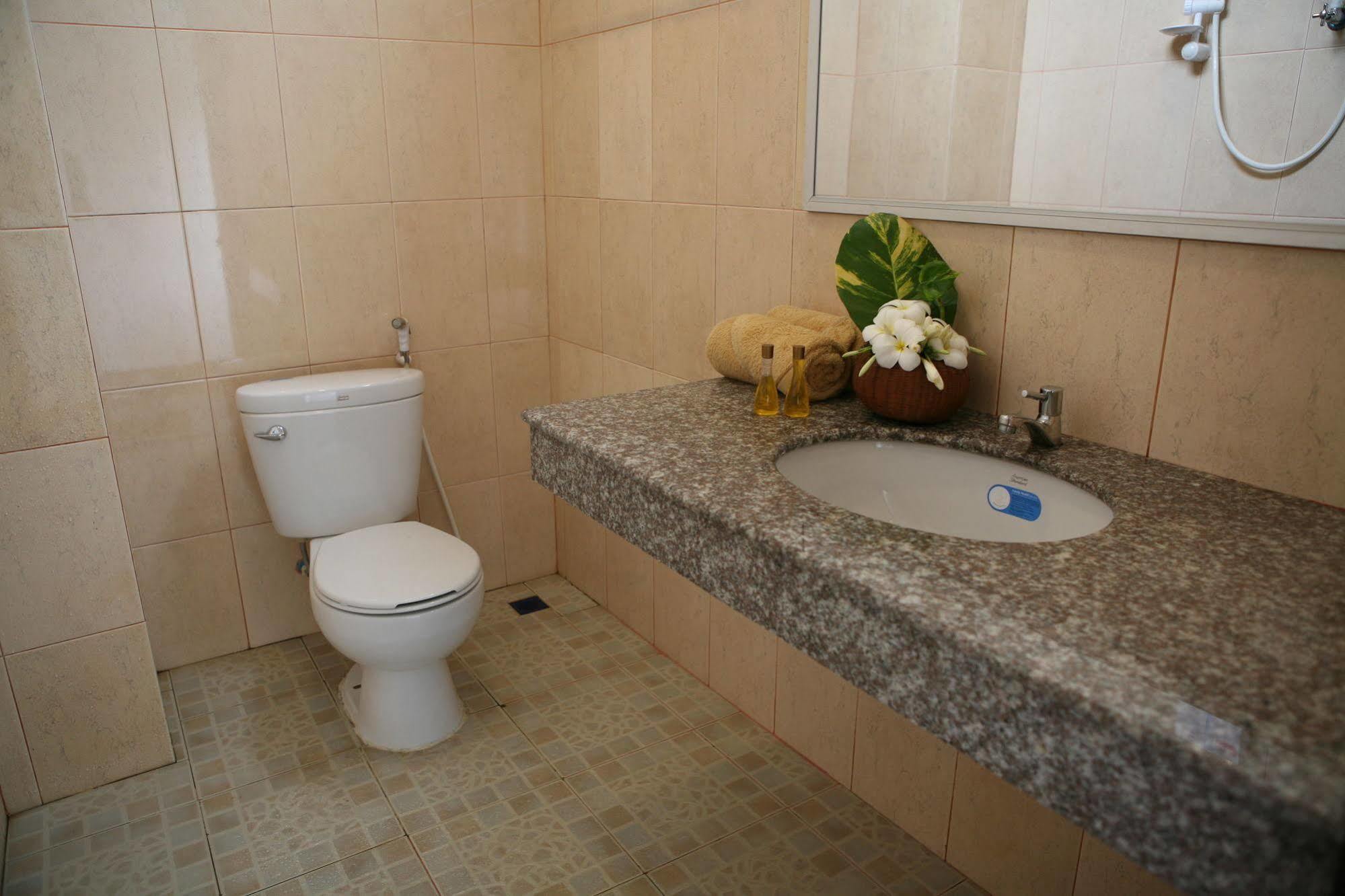 Alisa Guesthouse Паксе Екстериор снимка