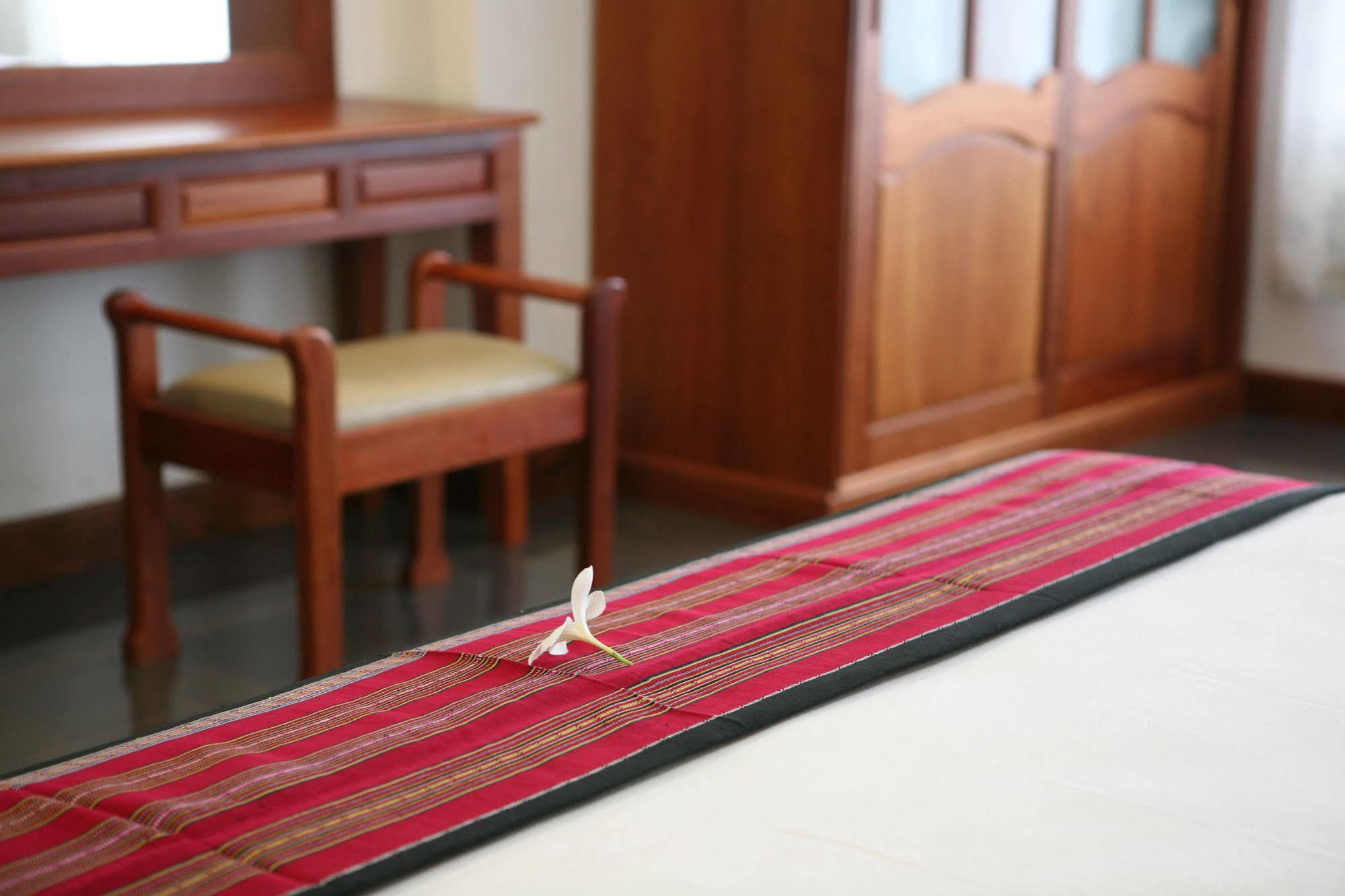 Alisa Guesthouse Паксе Екстериор снимка