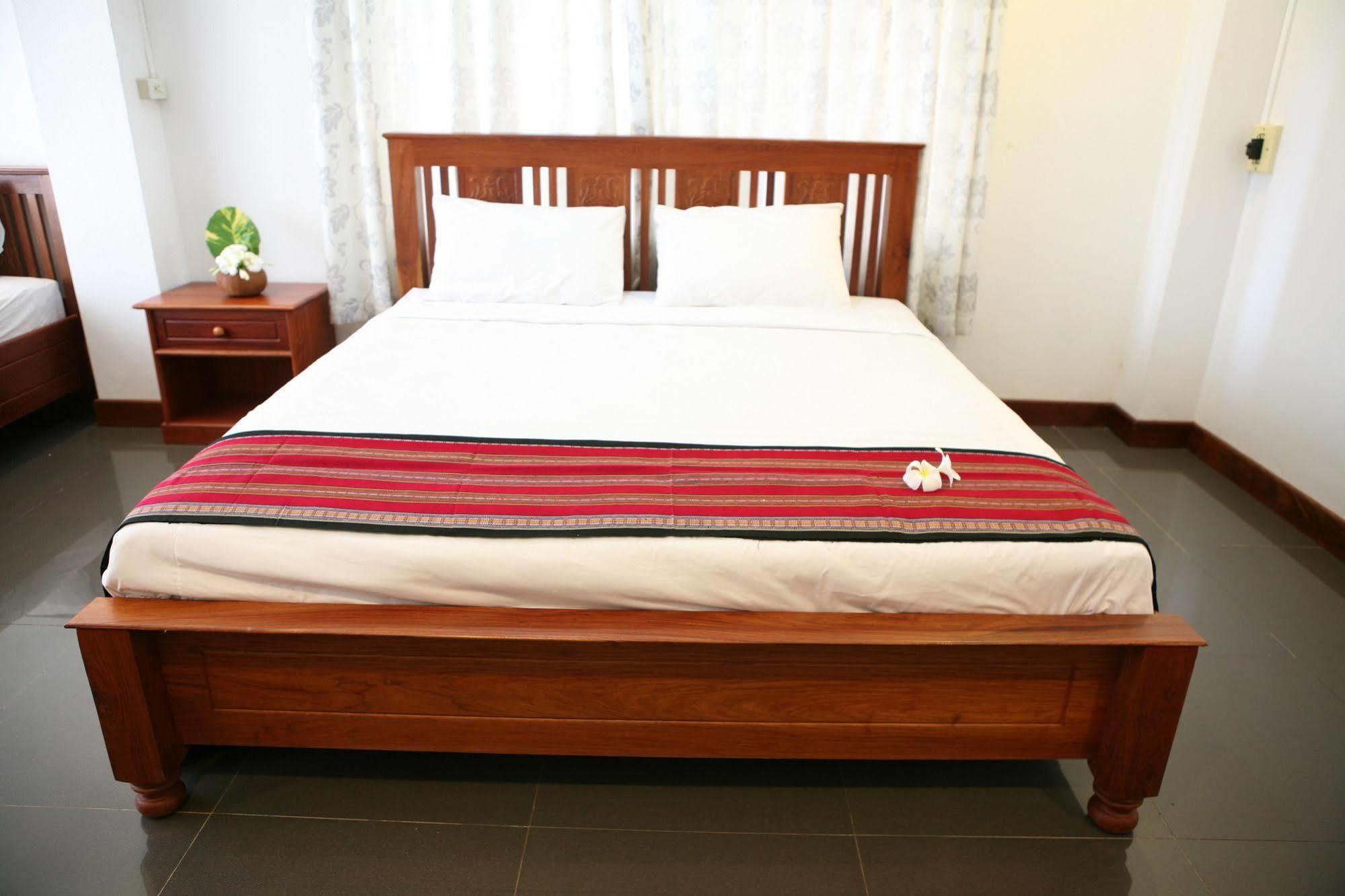 Alisa Guesthouse Паксе Екстериор снимка