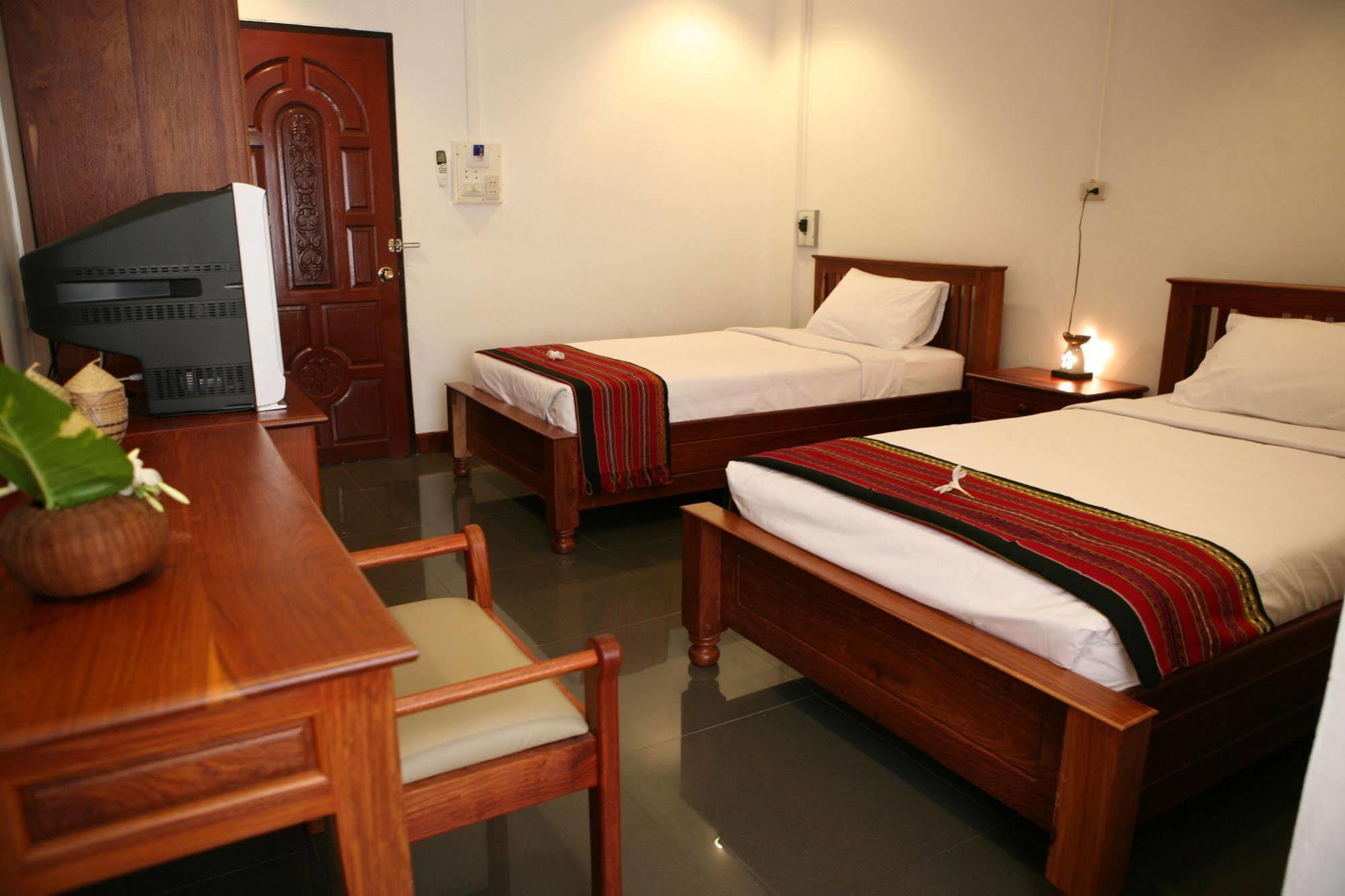 Alisa Guesthouse Паксе Екстериор снимка