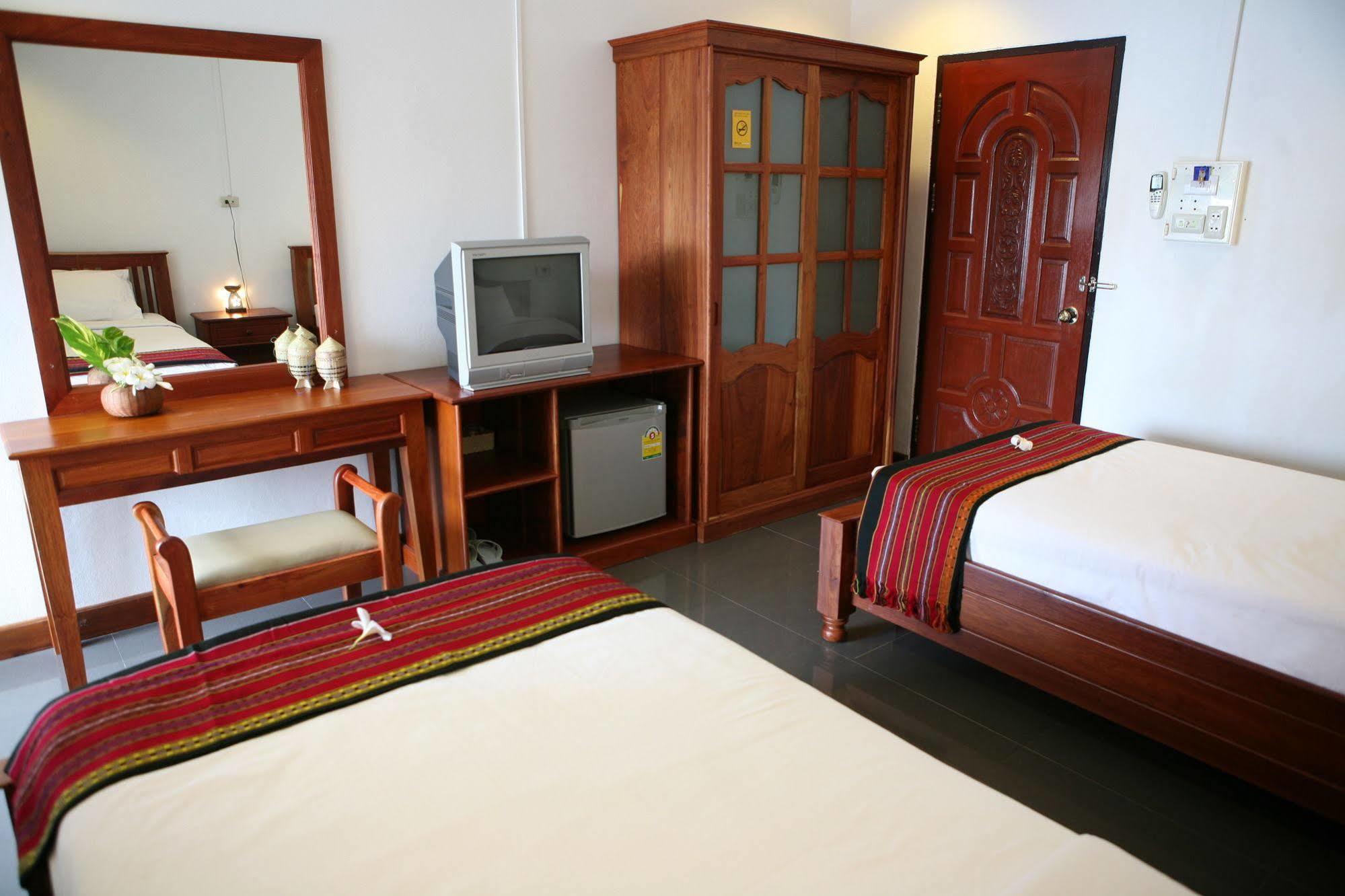 Alisa Guesthouse Паксе Екстериор снимка