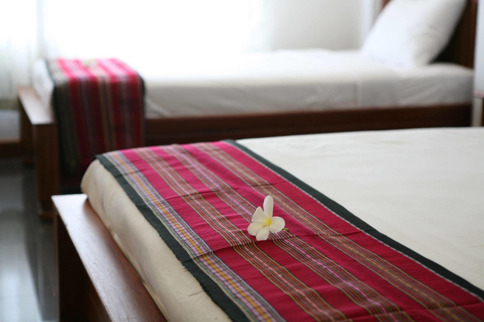 Alisa Guesthouse Паксе Екстериор снимка
