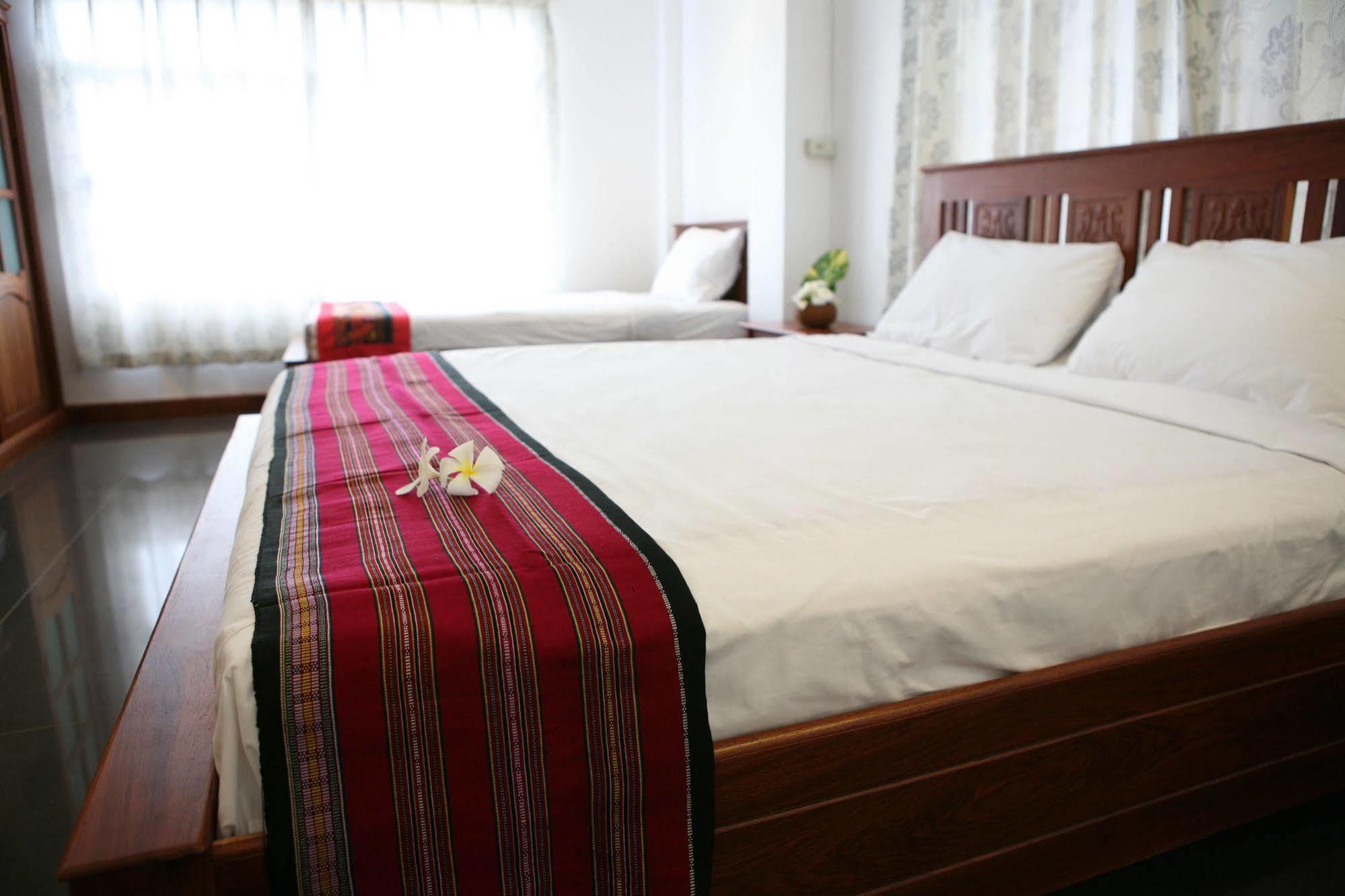 Alisa Guesthouse Паксе Екстериор снимка