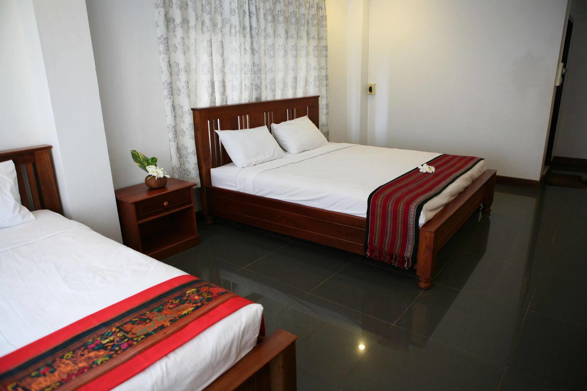 Alisa Guesthouse Паксе Екстериор снимка