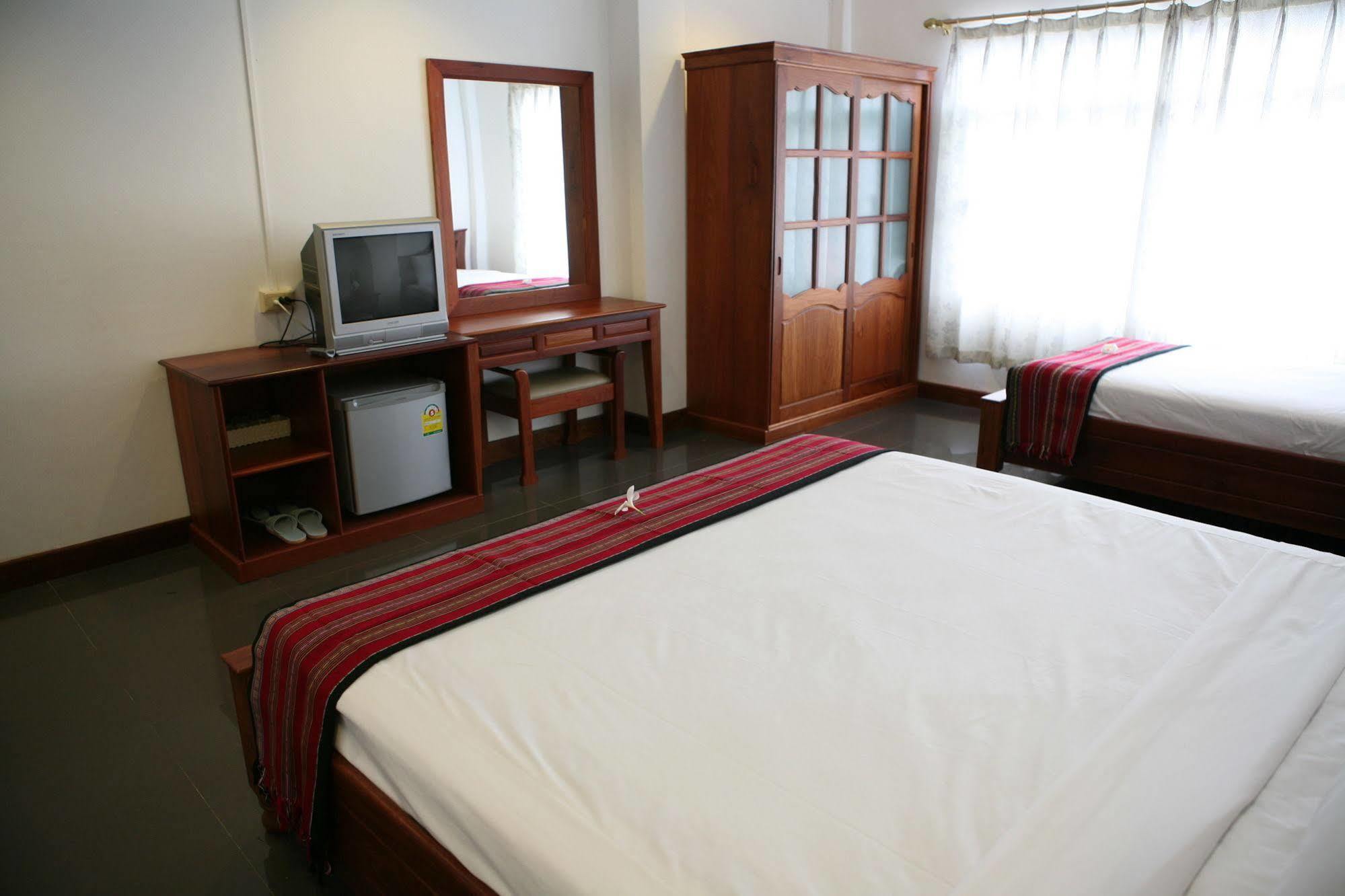 Alisa Guesthouse Паксе Екстериор снимка