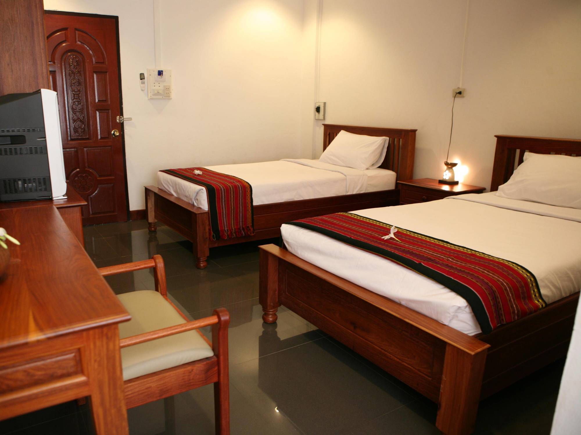 Alisa Guesthouse Паксе Екстериор снимка